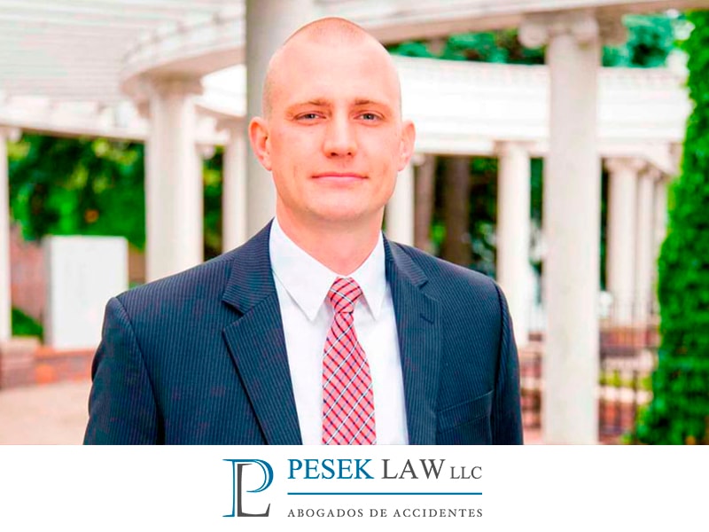 ROSS PESEK PARTICIPA EN DEMOSTRACIÓN EN APOYO A DREAMERS