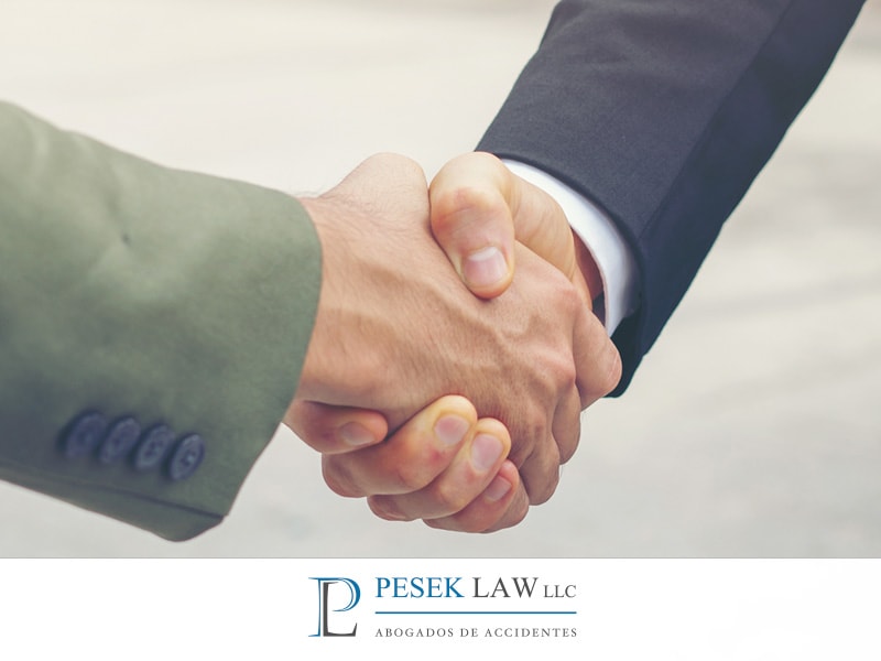 POR QUÉ PESEK LAW ES SU MEJOR OPCIÓN DE ABOGADOS DE ACCIDENTES